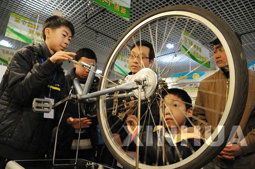 广西举行青少年科技创新大赛