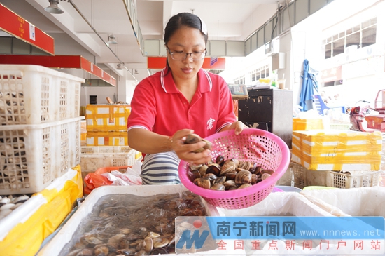 南宁海鲜价格_海鲜市场价格活基围虾_海鲜披萨