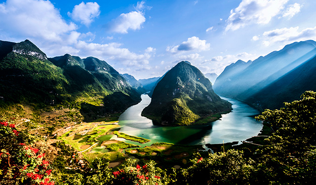 雄奇天下景 红河第一湾