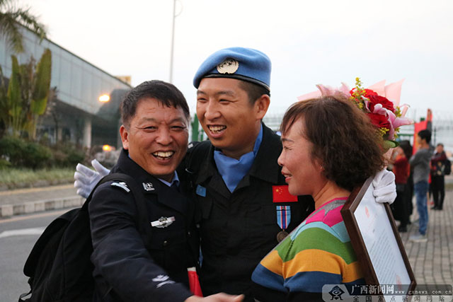 中国第五支赴利比里亚维和警察防暴队凯旋归建