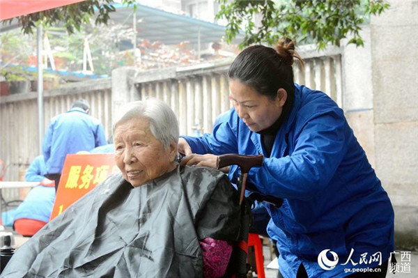 Spirit Of Lei Feng Lives On In Liuzhou Guangxi News Bbrtv
