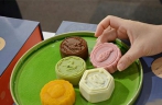 Mooncakes with cultural elements debut at Gansu Provincial Museum