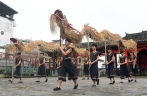 Straw dragon dance promotes Mulam ethnic tradition in Guangxi