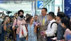 免签首日 泰国总理机场迎接中国游客