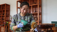 山东沾化：枣木“雕”出特色产业