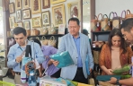 多国外交官考察泰国南部地区手工业