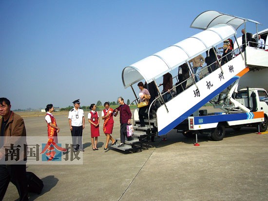 桂林两江国际机场也推出了柳州旅客到桂林坐飞机可报销火车票的优惠