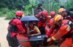 广西防城港：安全转移被洪水围困群众