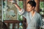 Actress Liu Yifei shows off tea acrobatics in her latest outing