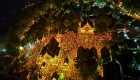 老挝琅勃拉邦庆祝灯船节