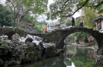 广西黄姚烟雨似梦 游人穿巷品味古今