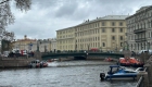 俄罗斯圣彼得堡一公共汽车坠河至少4人死亡