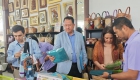 多国外交官考察泰国南部地区手工业