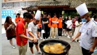 广西融安:国际留学生沉浸式体验广西非遗美食文化